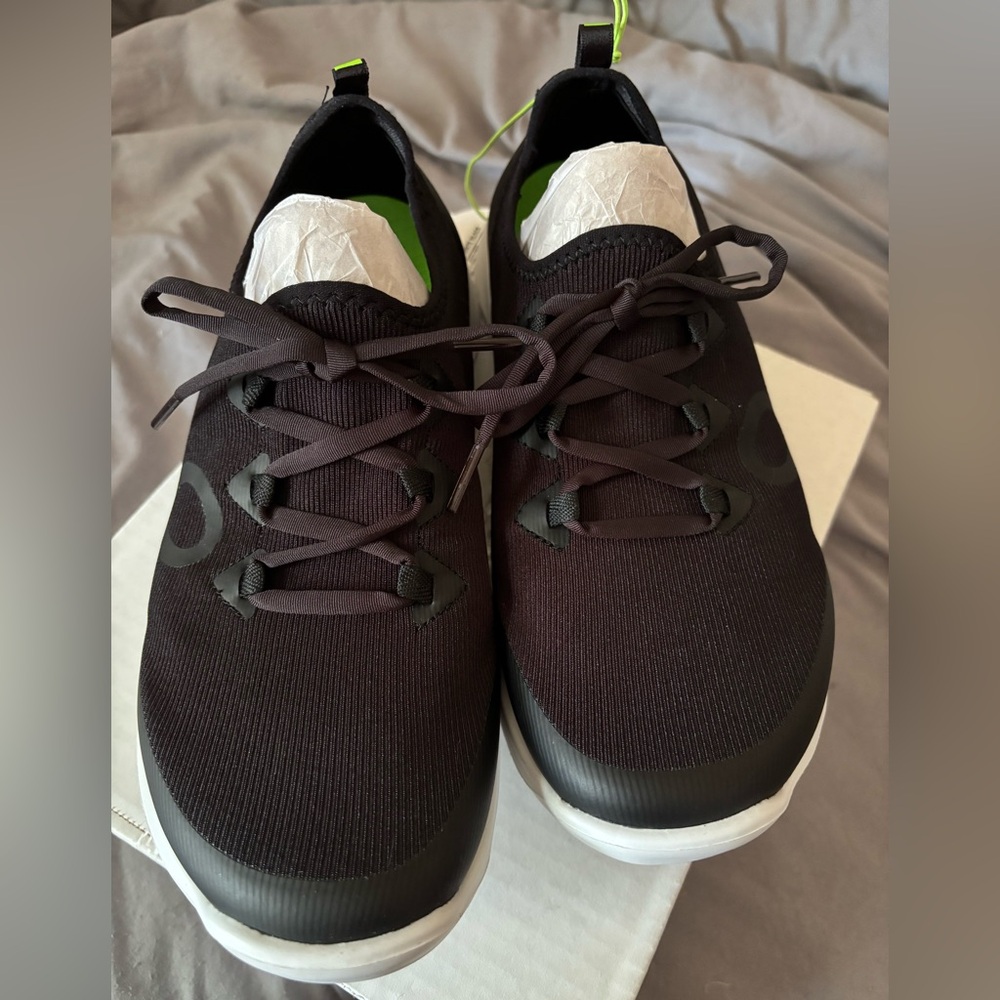 Women's OOmg Sport LS Low Shoe - White Black - Size 10 - New with Tags